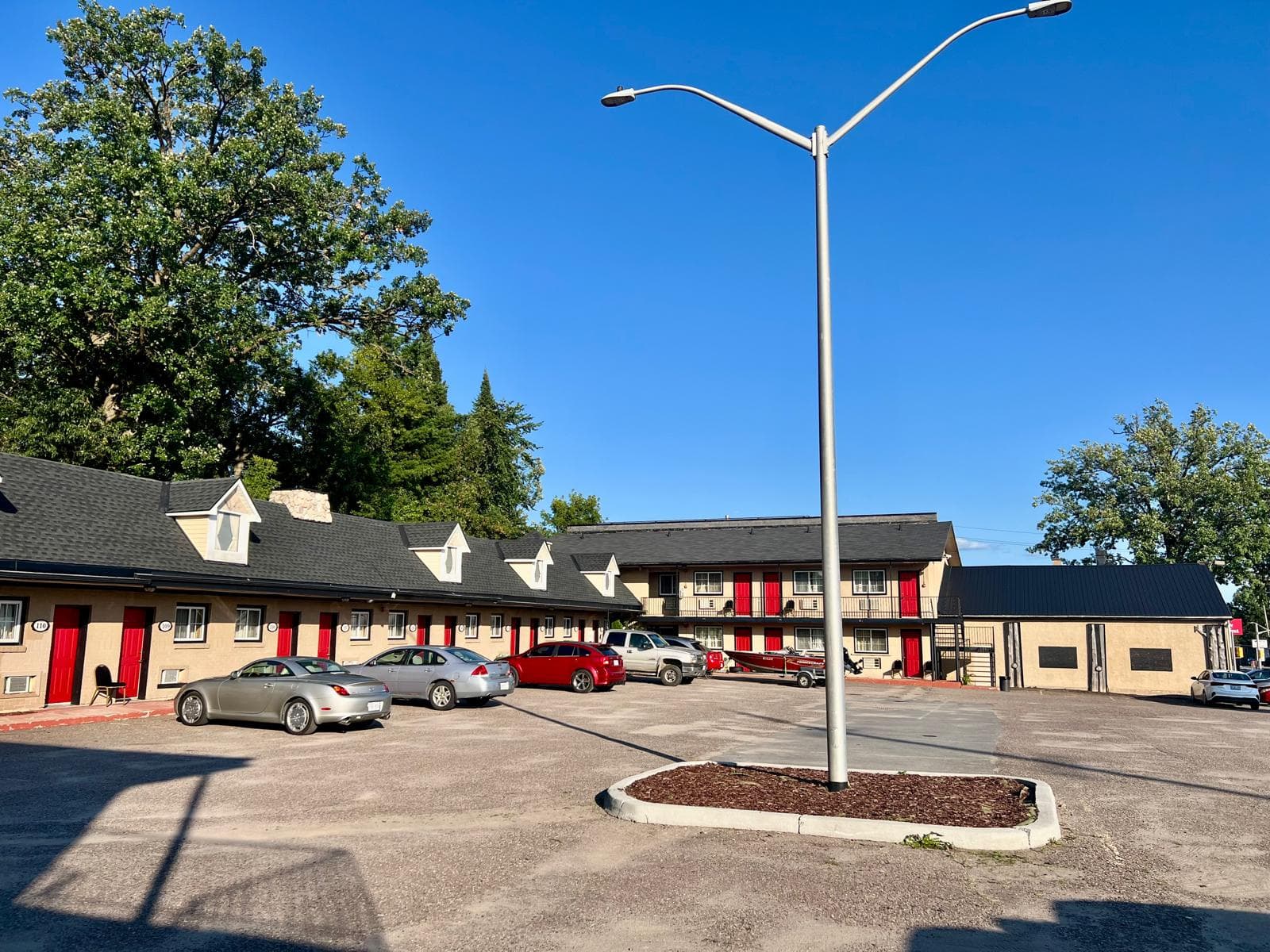 Complimentary parking — Rocky Mountain Lodge