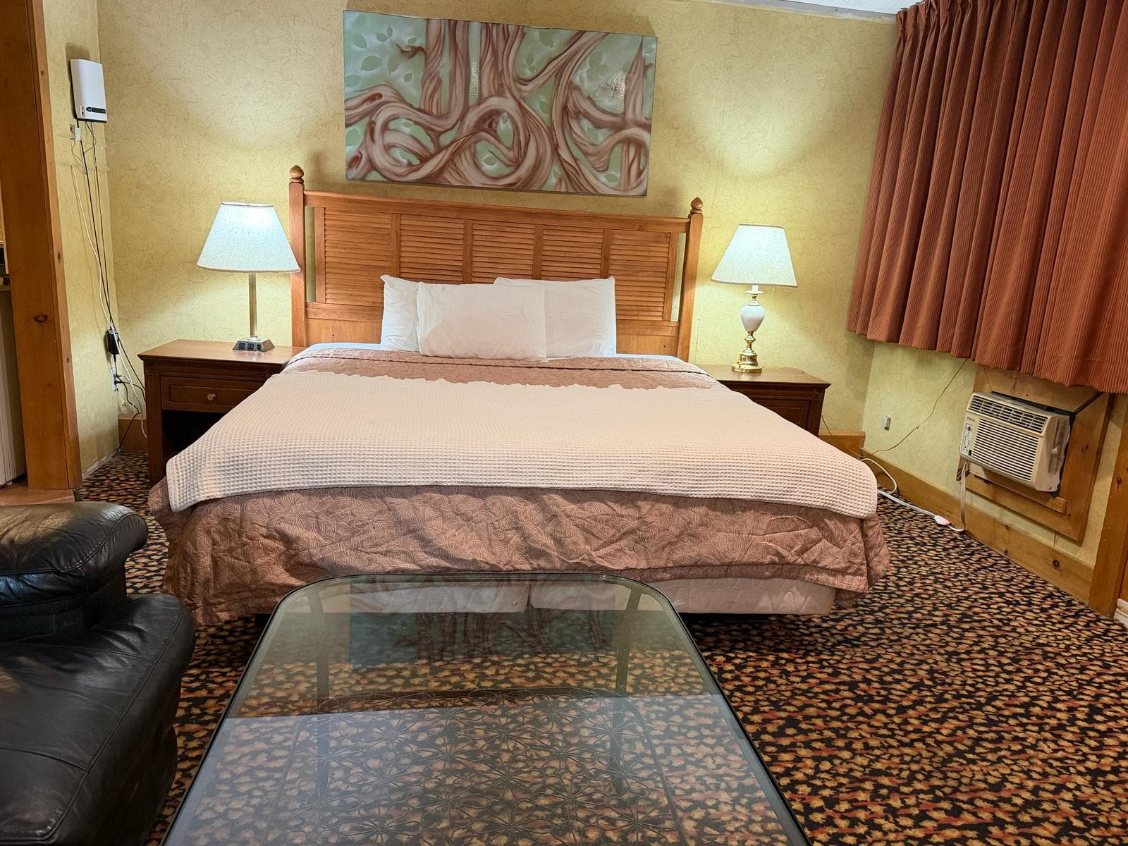 Rocky Mountain Lodge & Suites