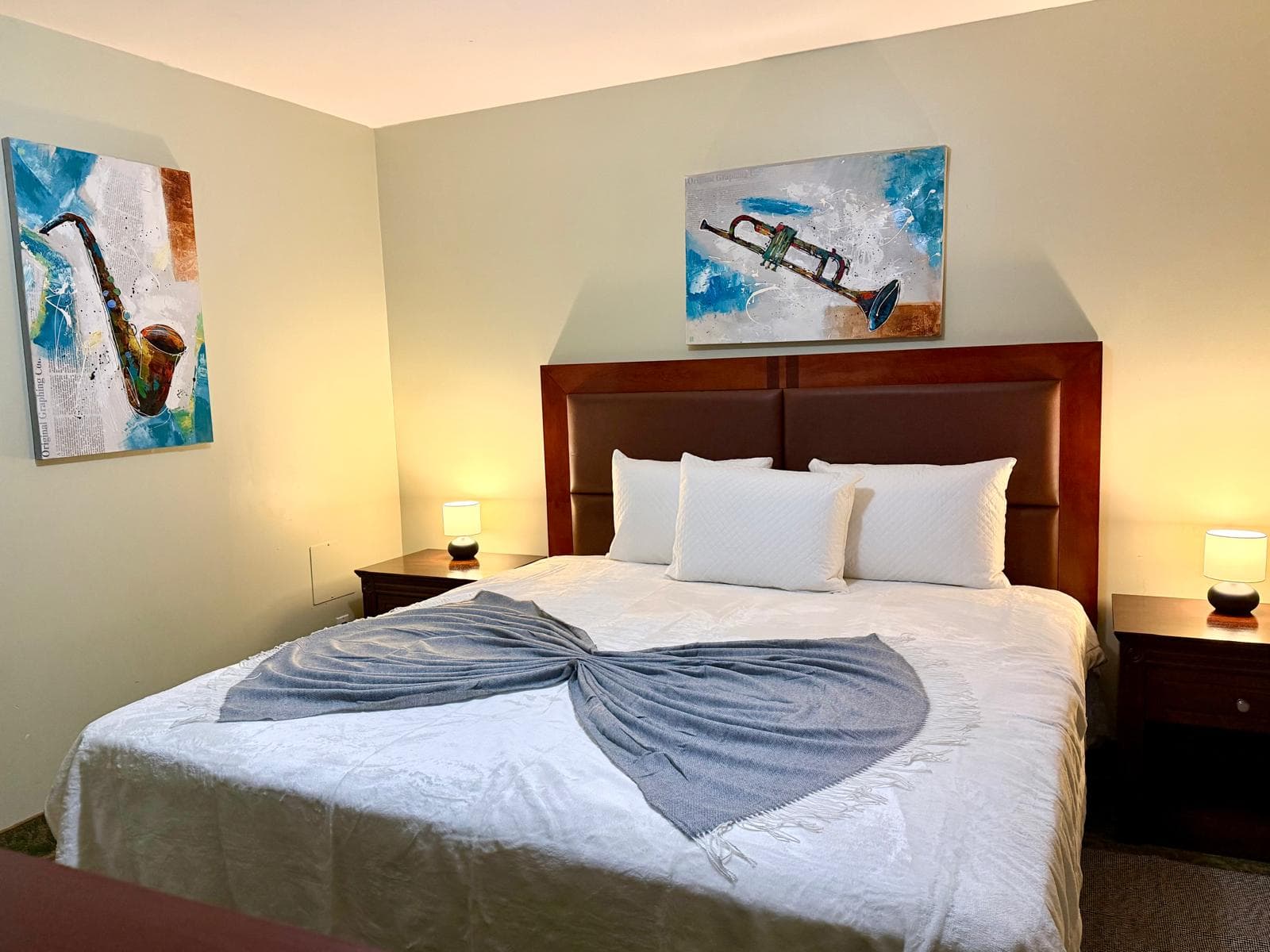 Rocky Mountain Lodge & Suites